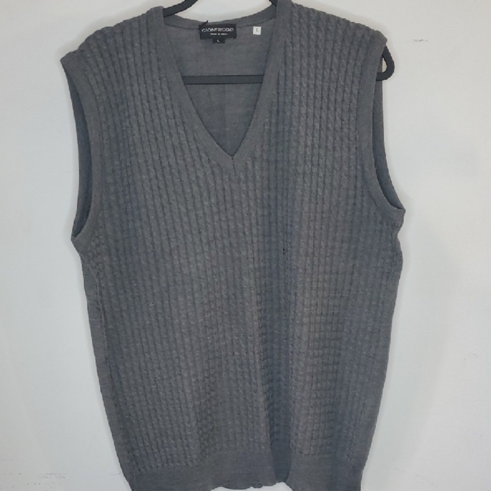 Gionfriddo Men's V-Neck Gray Sweater Vest